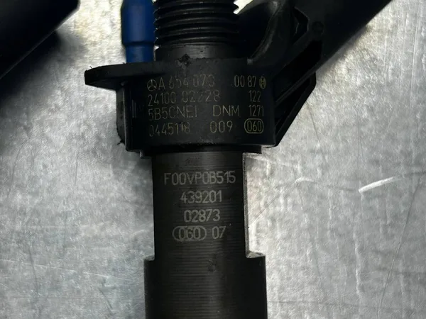Bosch OEM A6540730087 — Bosch Piezo Injector A6540730087 Mercedes C W205 E W213 GLC GLE